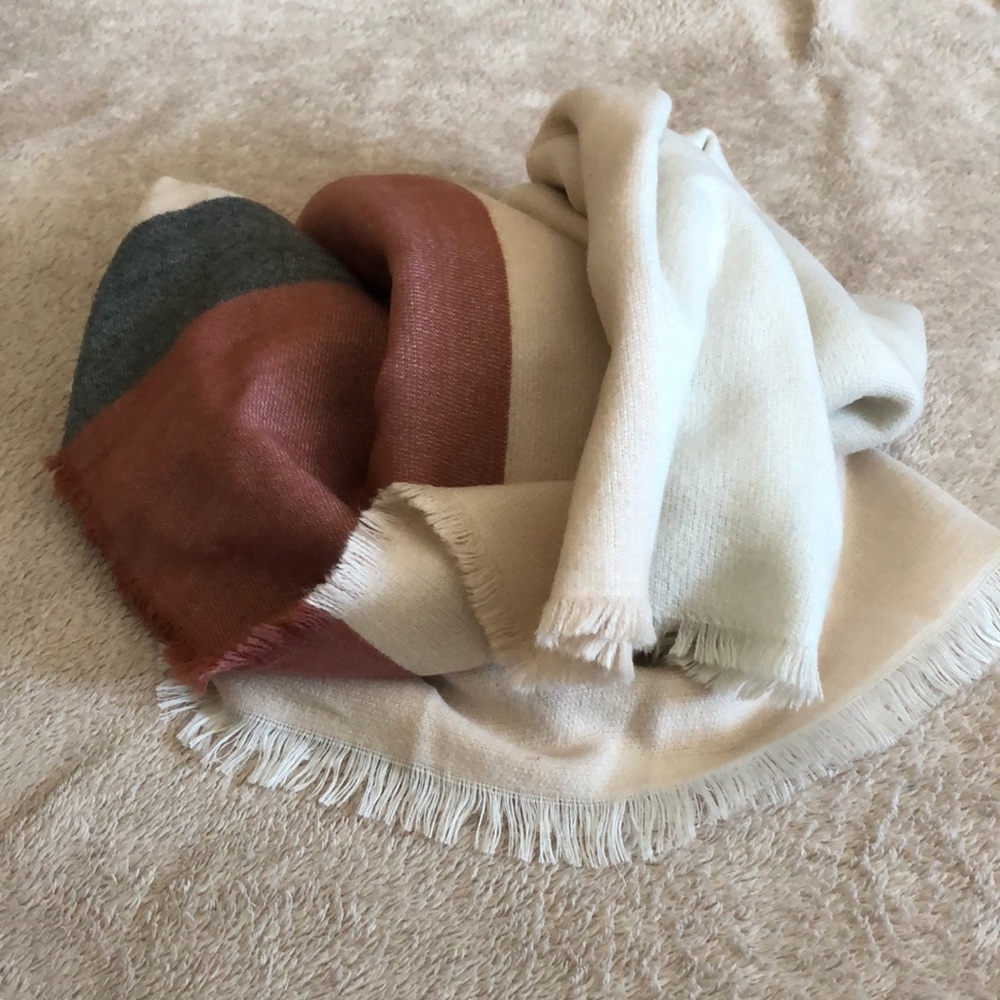 RW&CO blanket scarf